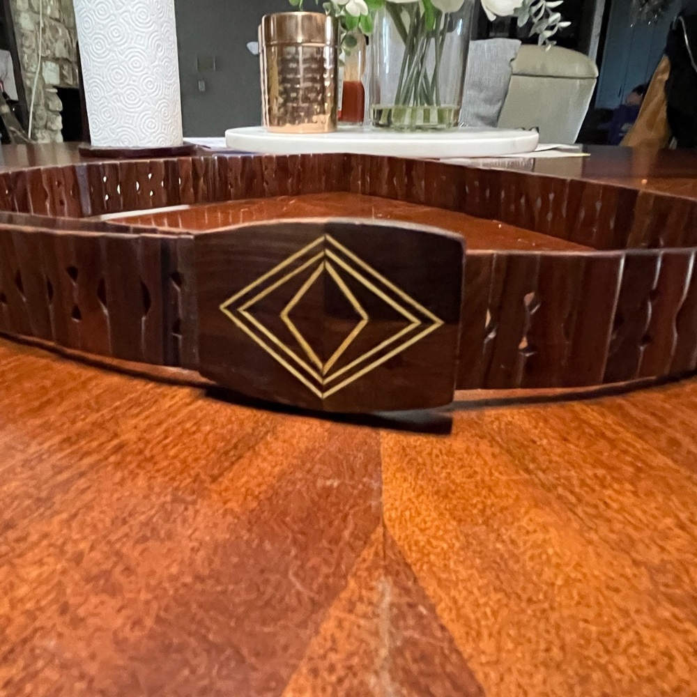 Wooden adjustable belt